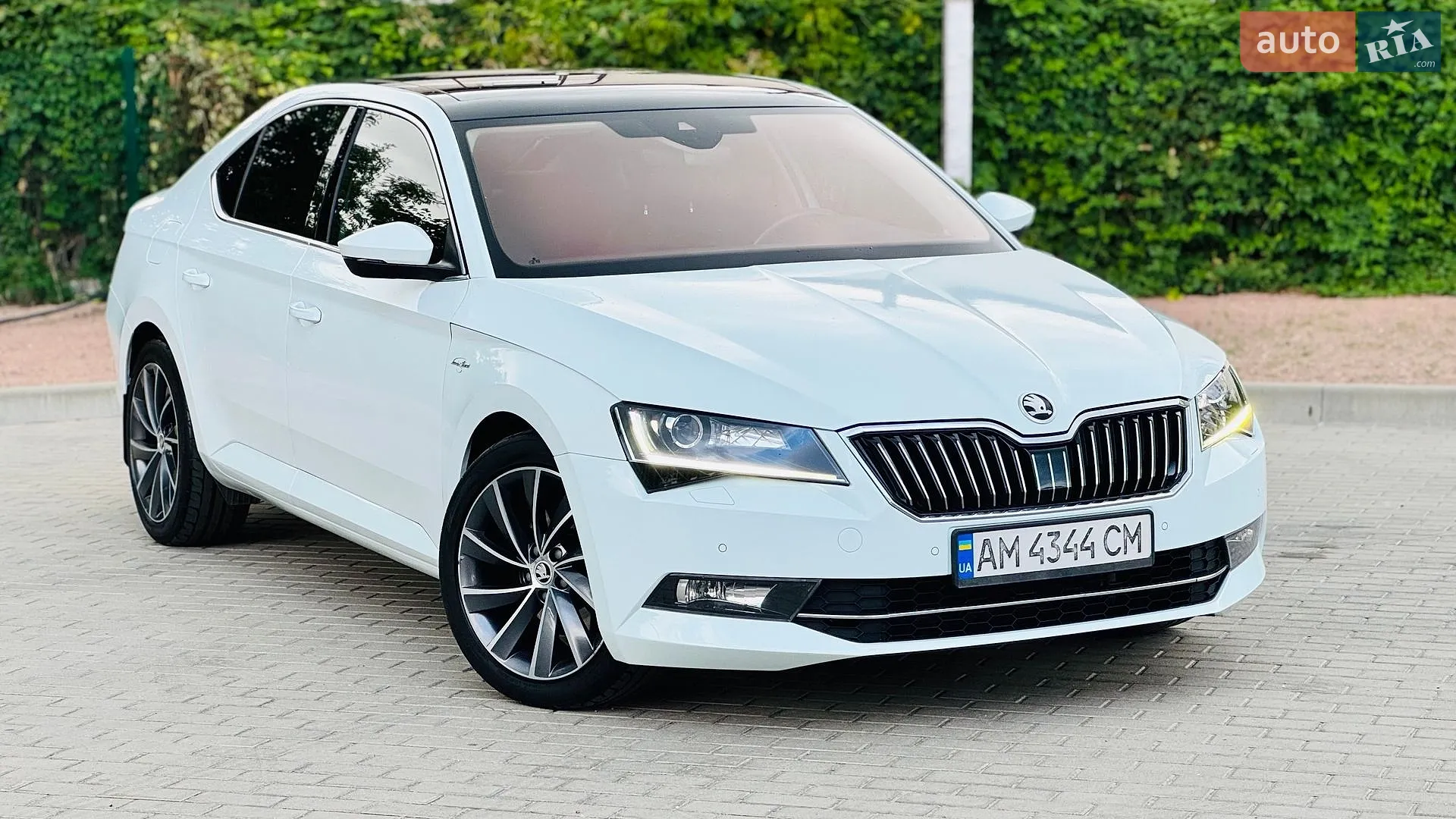 2016 Skoda Superb - мініатюра 12