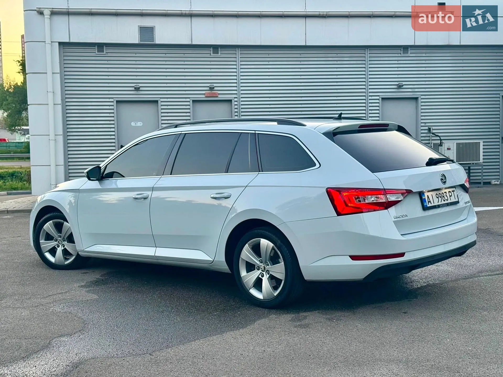 2017 Skoda Superb - мініатюра 2