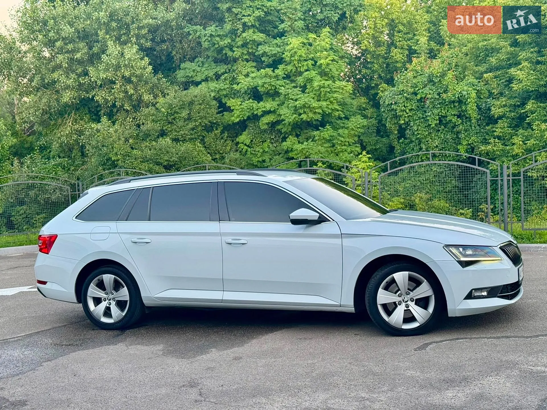 2017 Skoda Superb - мініатюра 4