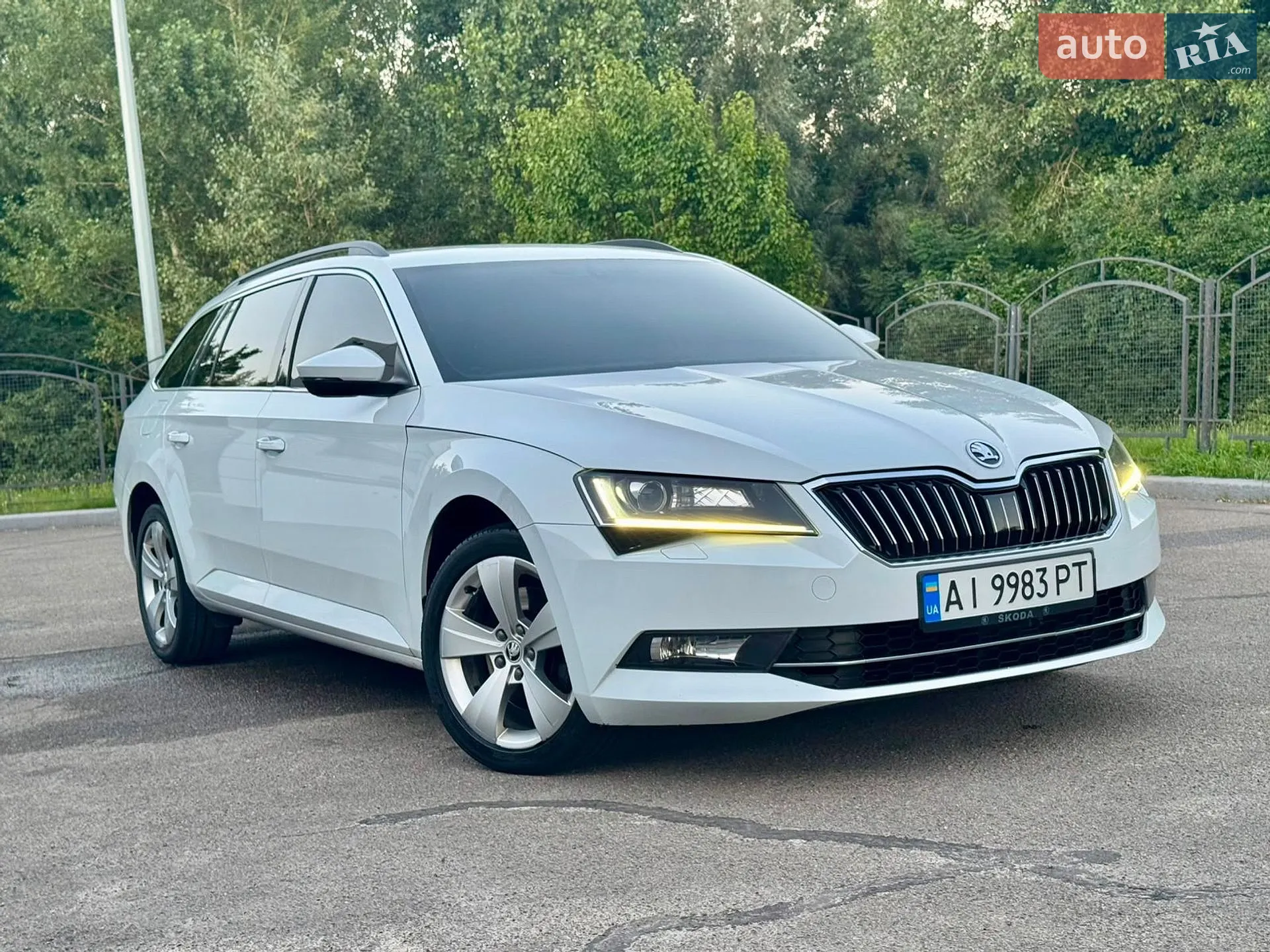 2017 Skoda Superb - мініатюра 8