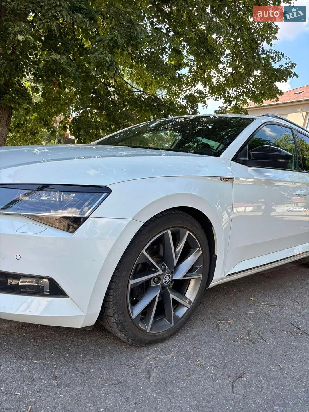 2017 Skoda Superb - мініатюра 3