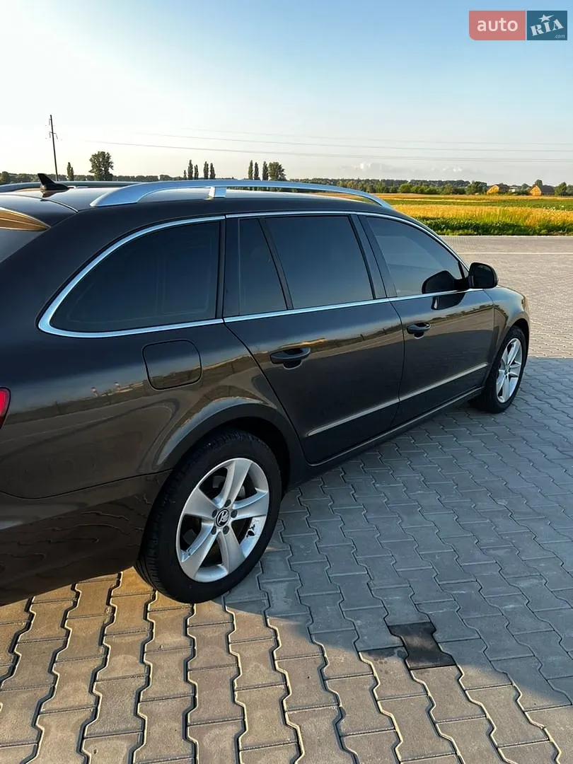 2010 Skoda Superb - мініатюра 8