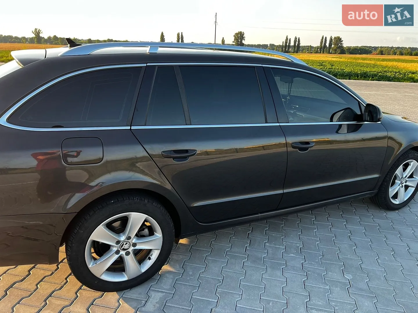2010 Skoda Superb - мініатюра 9