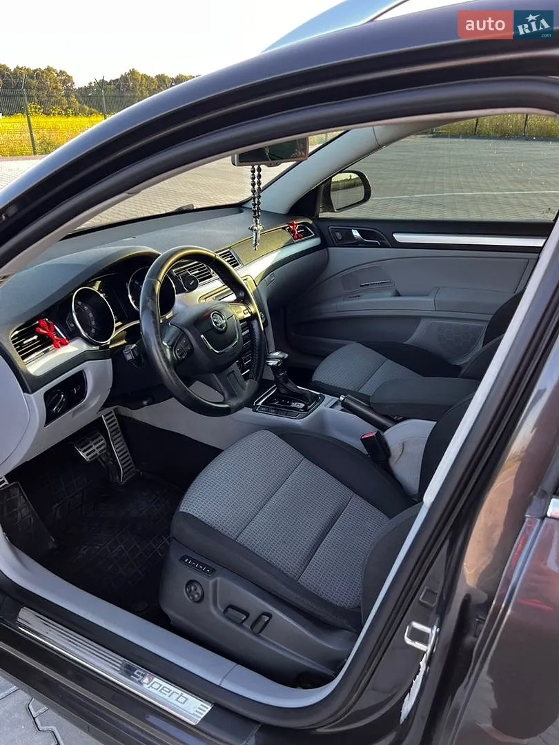 2010 Skoda Superb - мініатюра 18