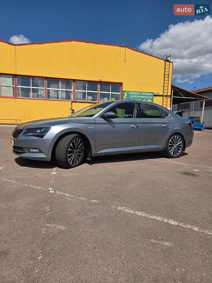2016 Skoda Superb - мініатюра 8