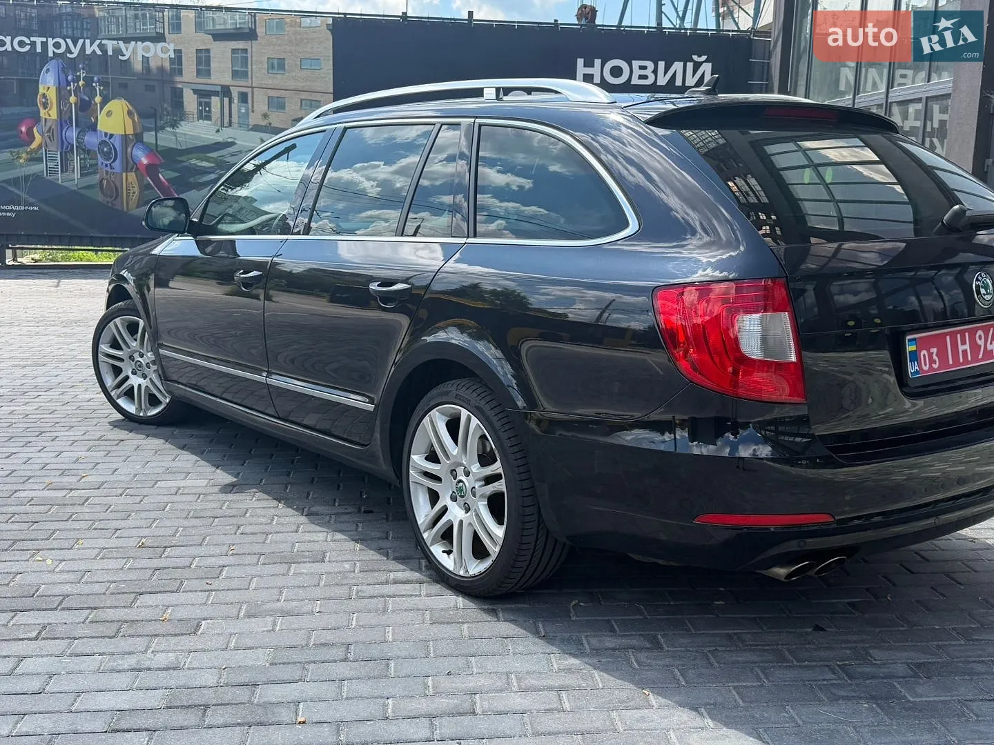 2011 Skoda Superb - мініатюра 10
