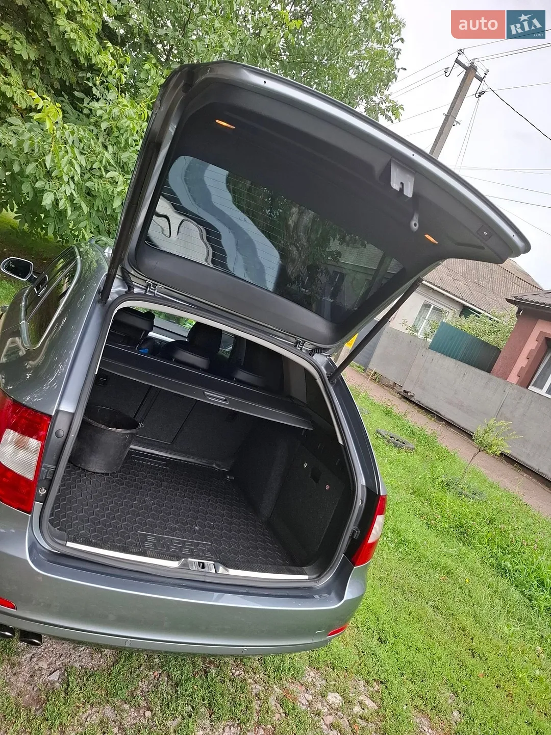 2010 Skoda Superb - мініатюра 4