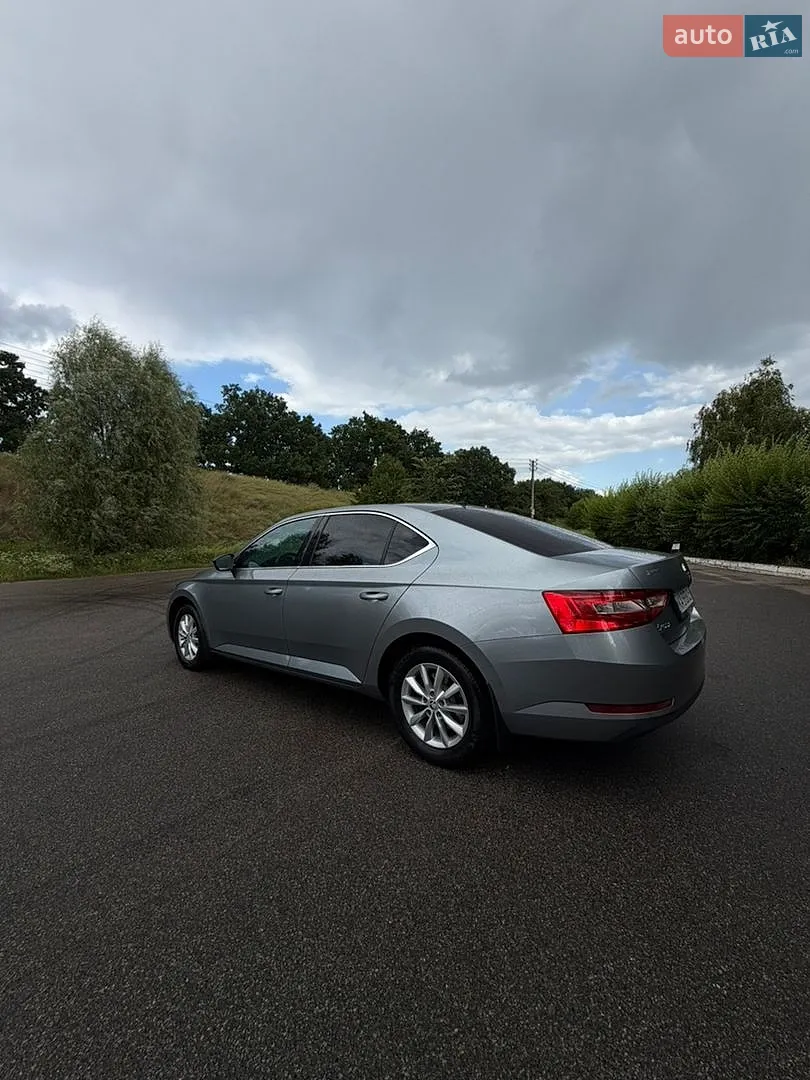 2016 Skoda Superb - мініатюра 12