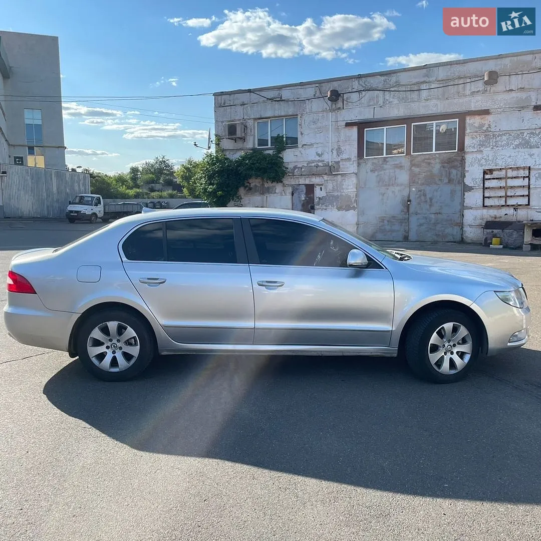 2011 Skoda Superb - мініатюра 5