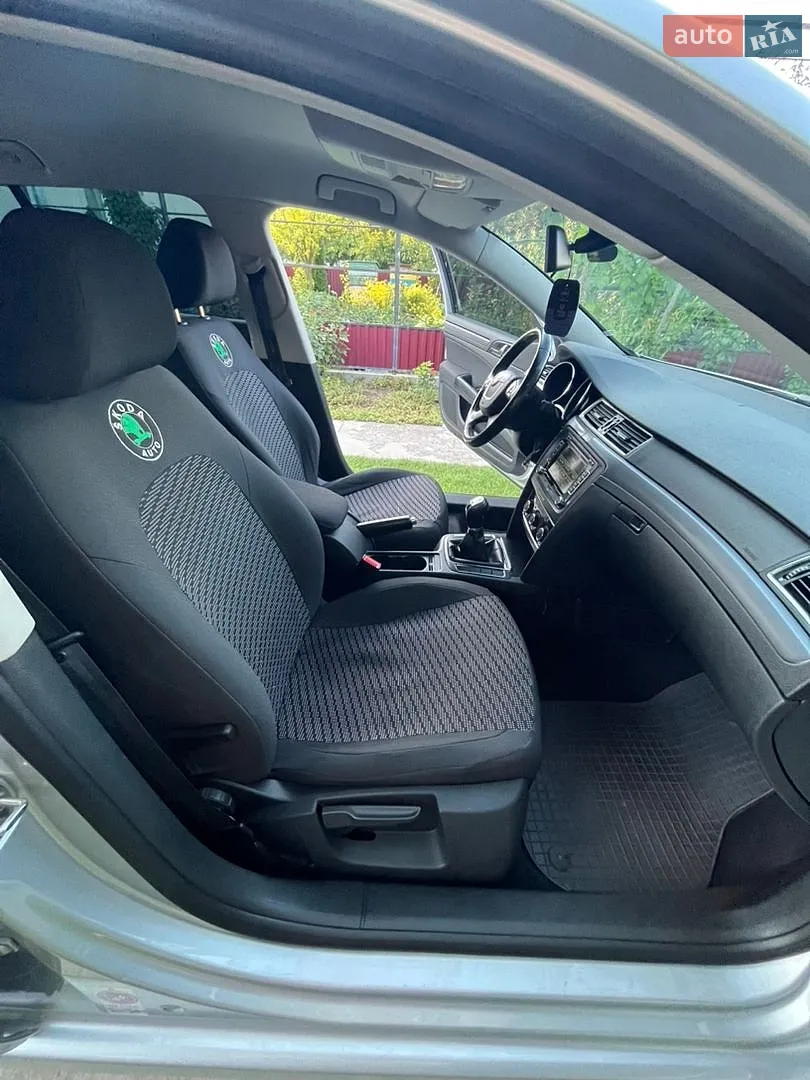 2010 Skoda Superb - мініатюра 10