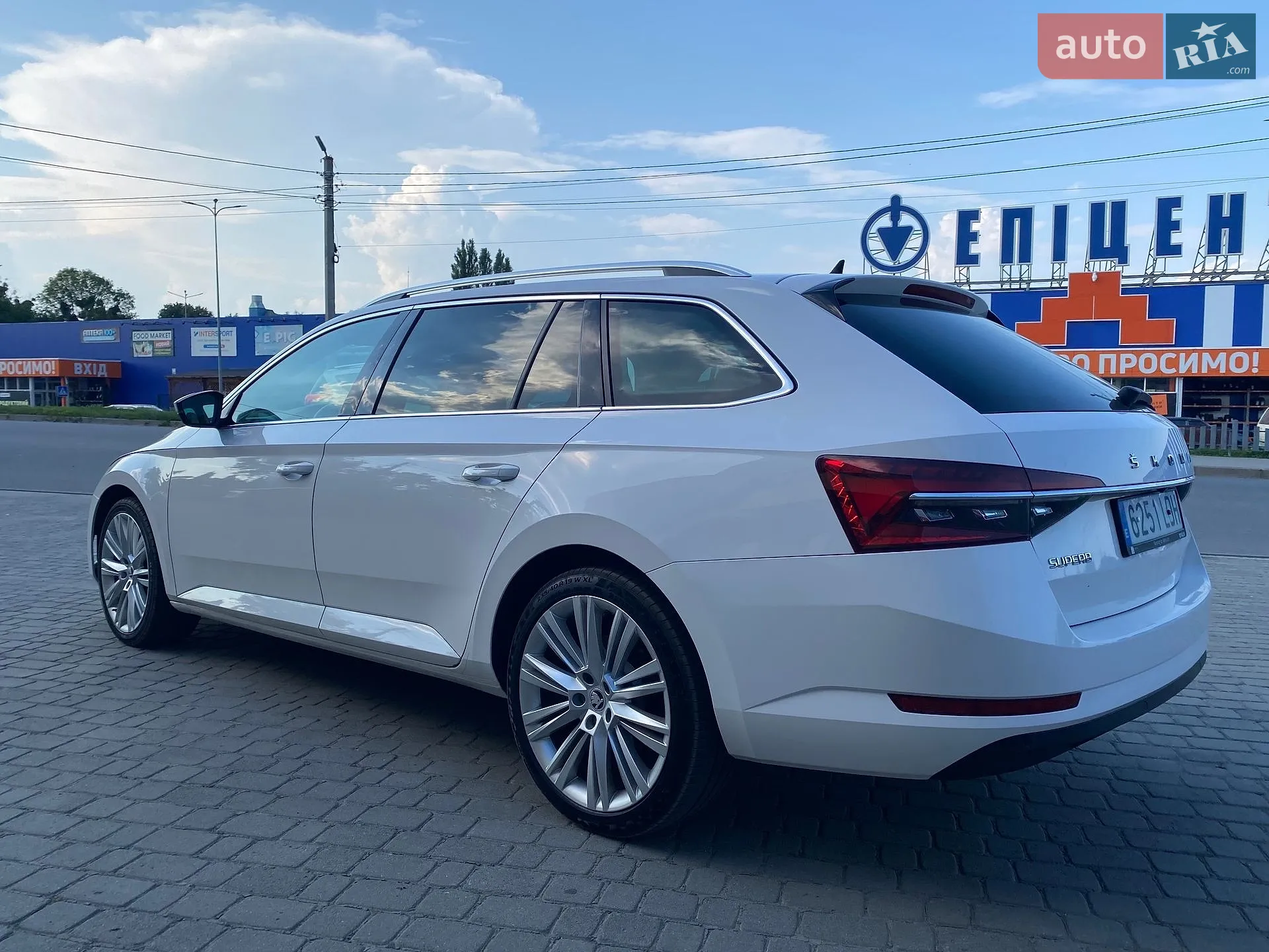 2019 Skoda Superb - мініатюра 3