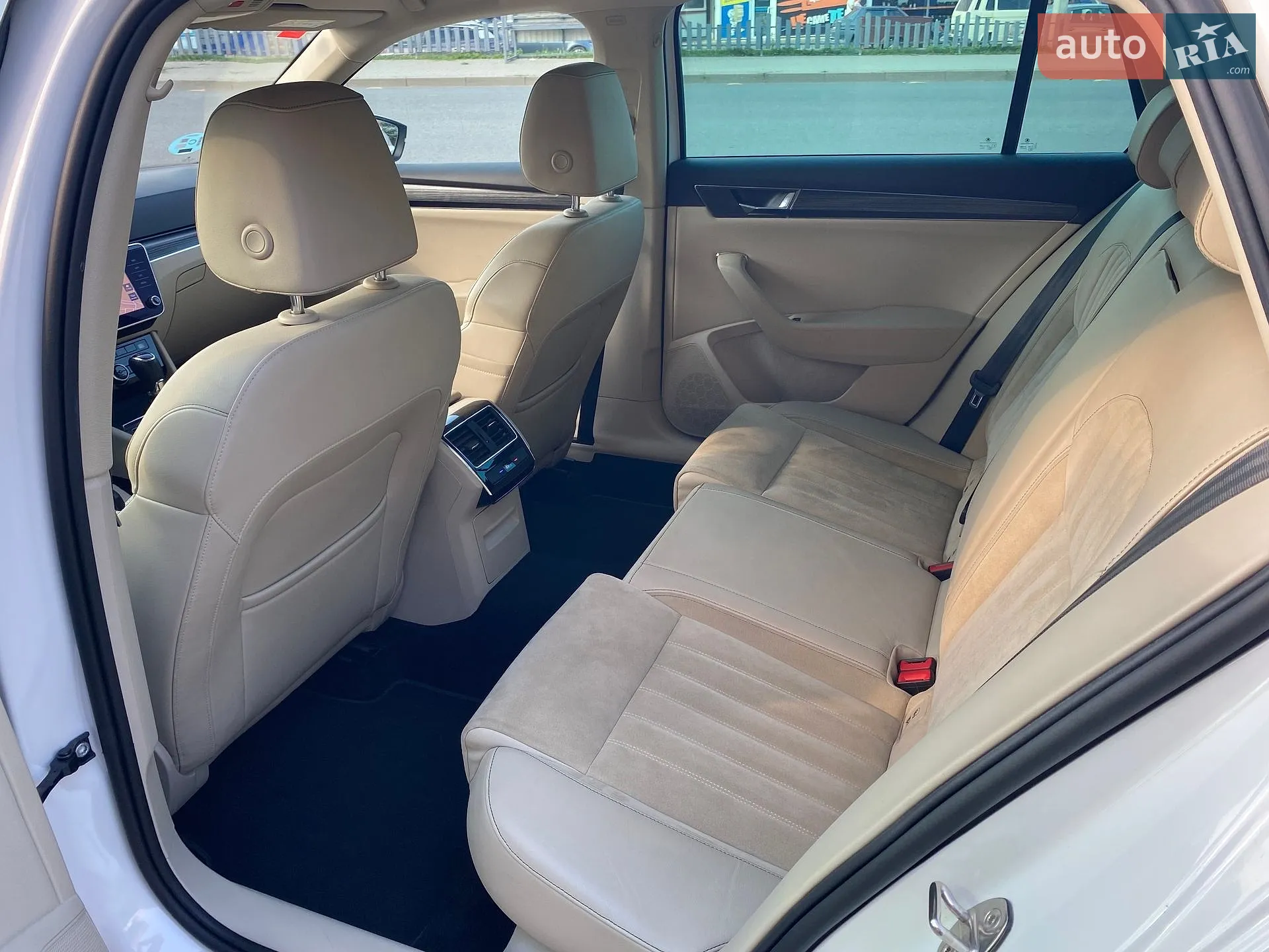 2019 Skoda Superb - мініатюра 19