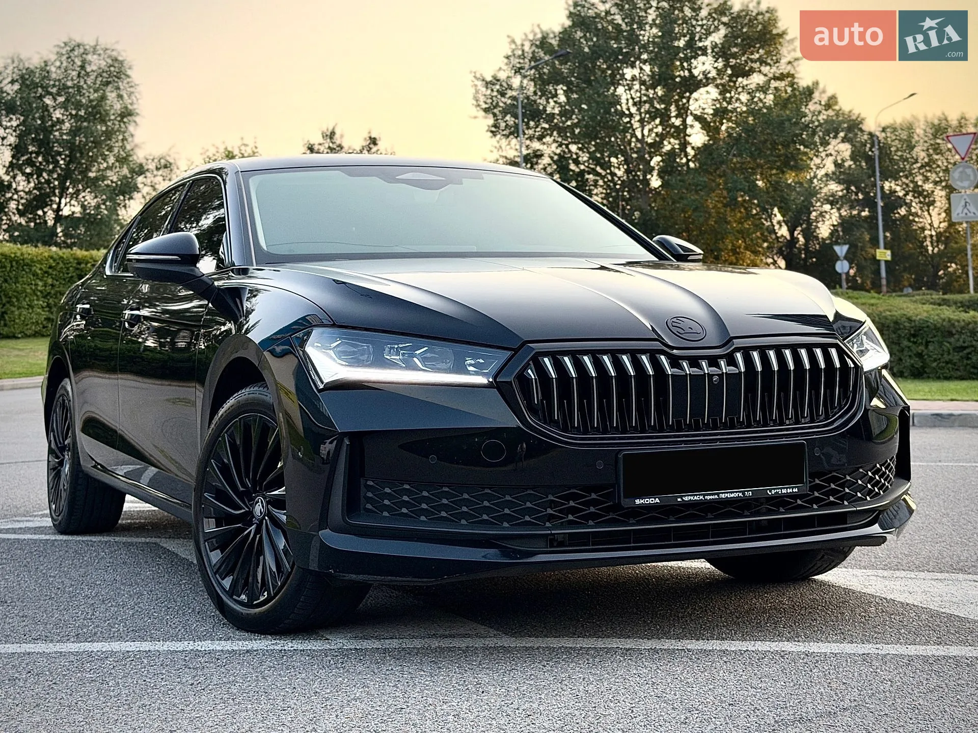 2025 Skoda Superb - фото 1