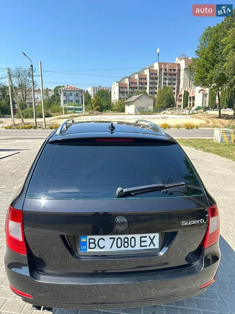 2010 Skoda Superb - мініатюра 8