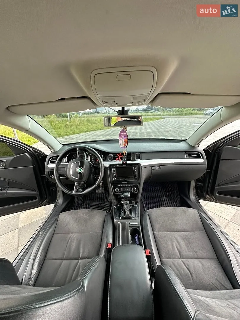 2010 Skoda Superb - мініатюра 12