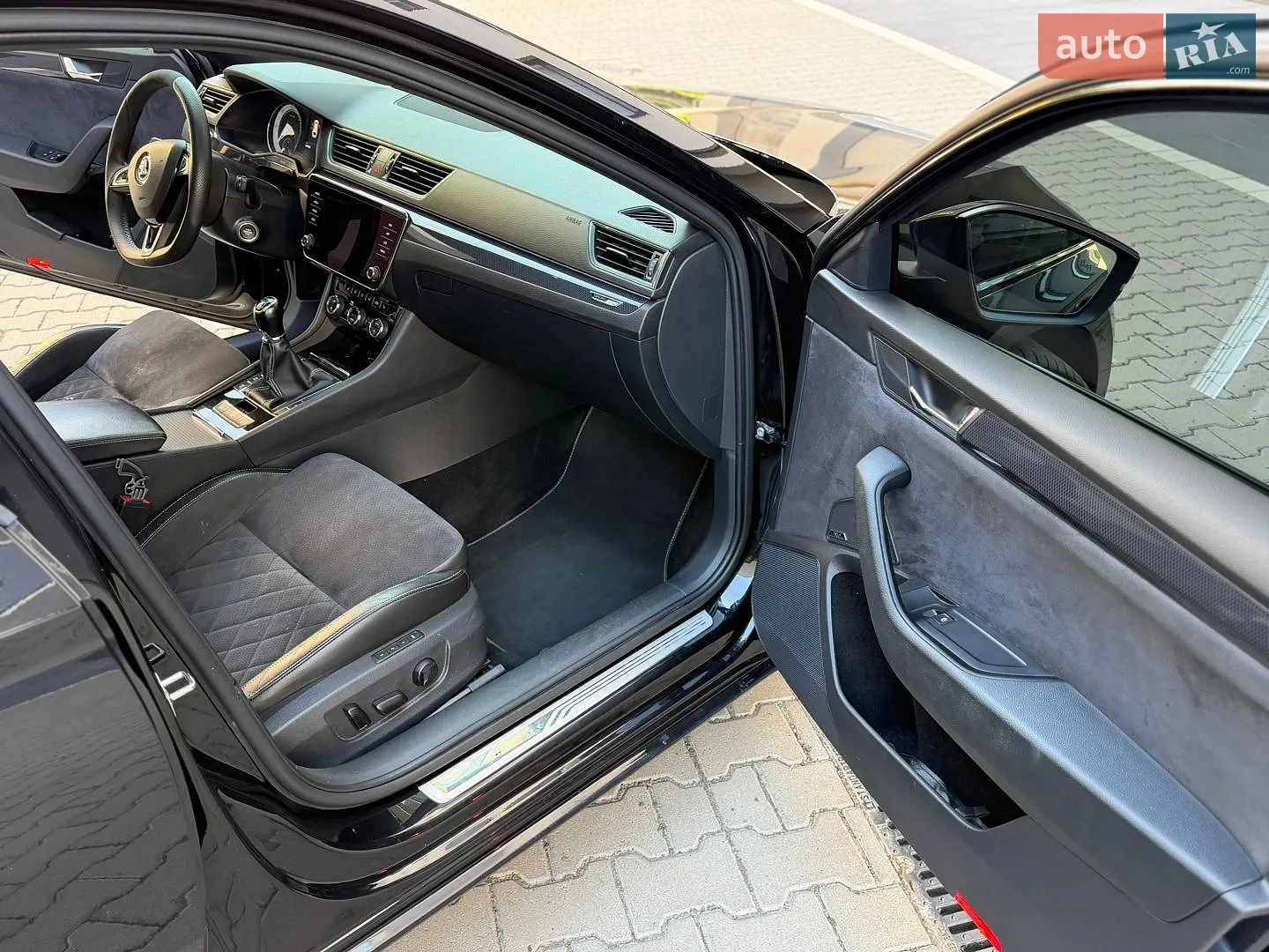 2017 Skoda Superb - мініатюра 13