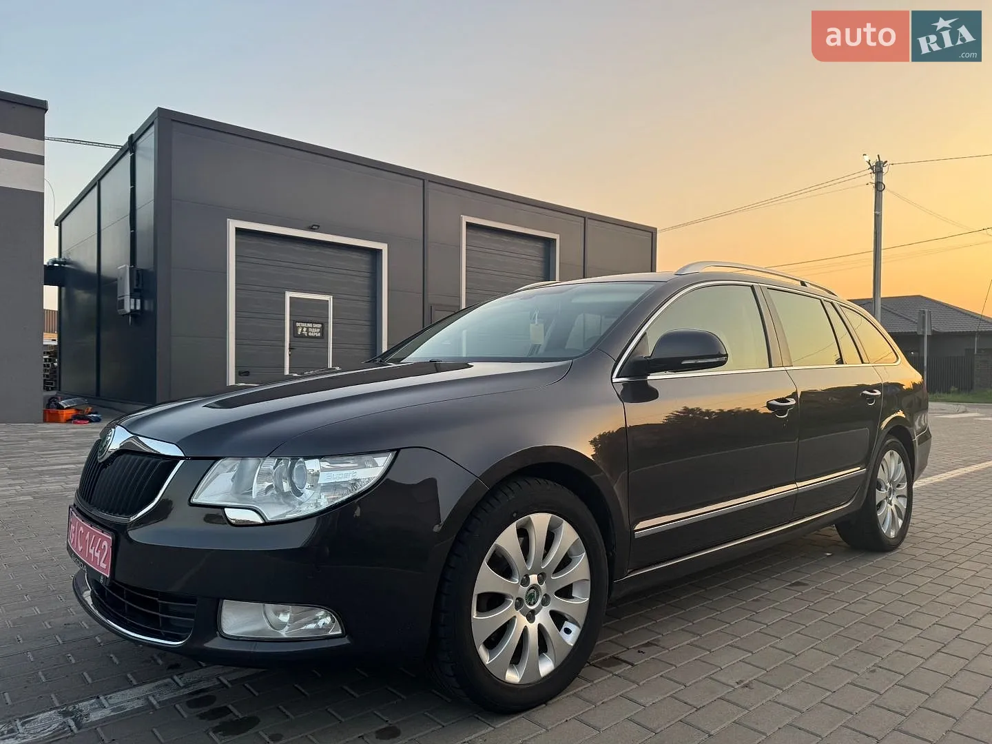 2010 Skoda Superb - мініатюра 2