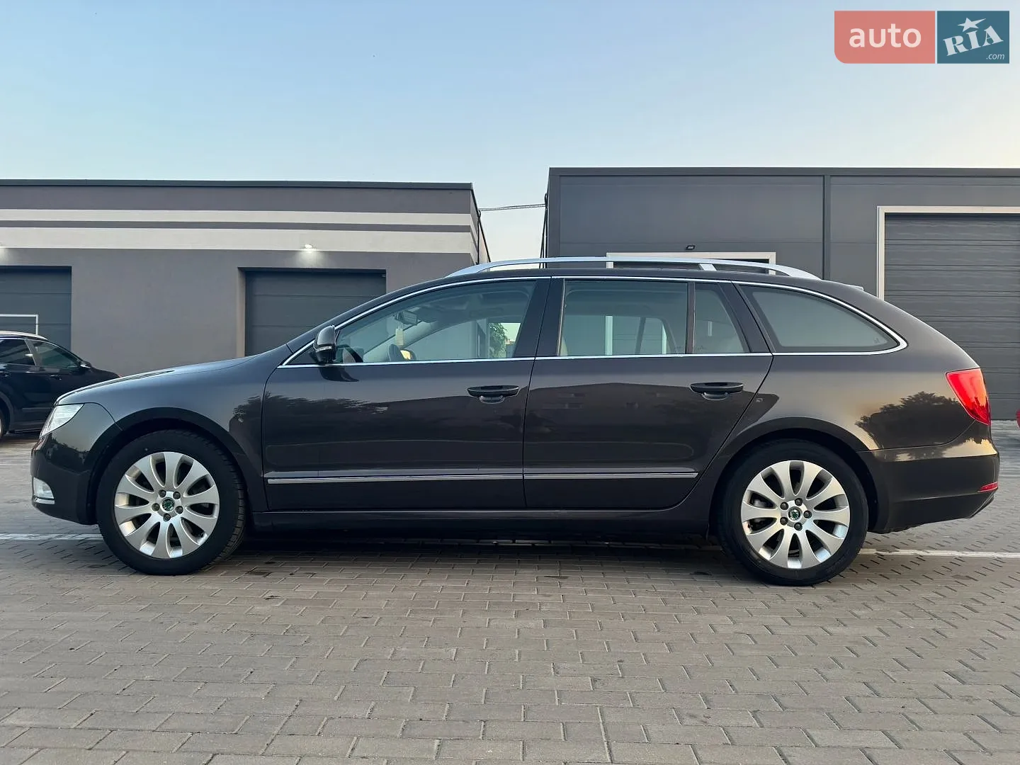 2010 Skoda Superb - мініатюра 9