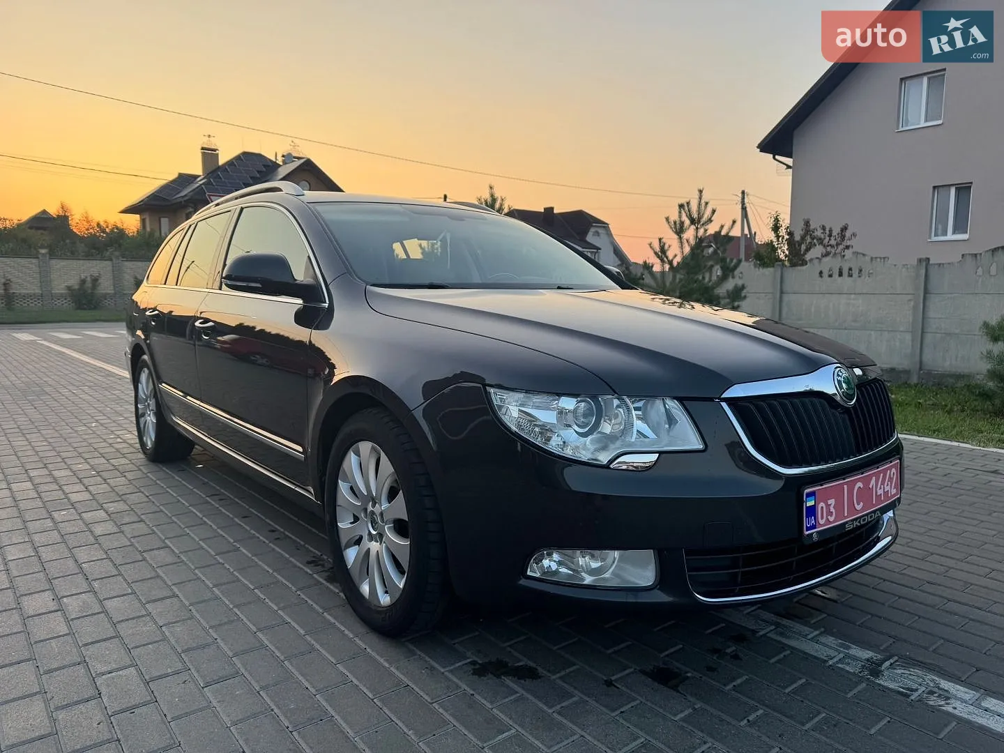 2010 Skoda Superb - мініатюра 4