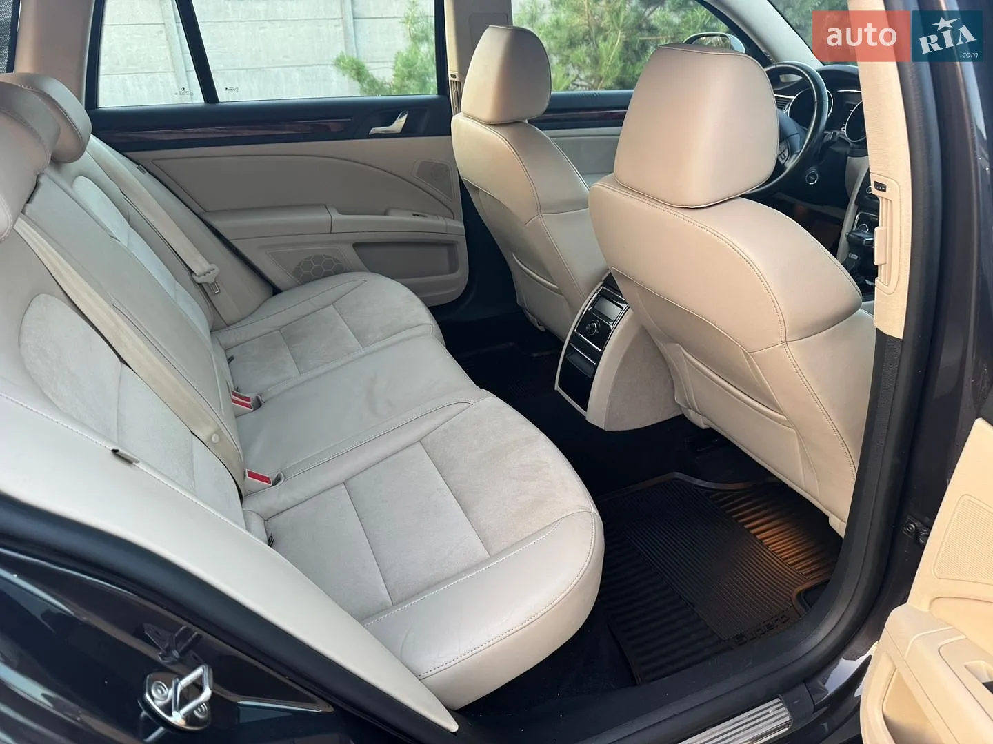 2010 Skoda Superb - мініатюра 27
