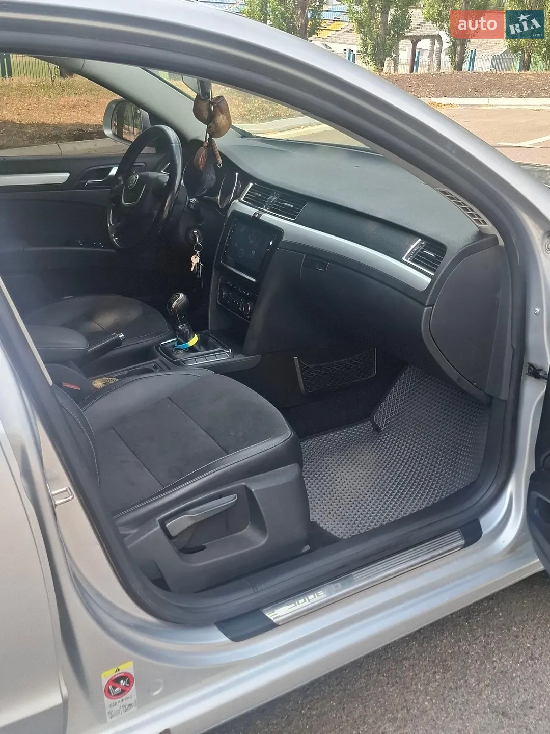 2010 Skoda Superb - мініатюра 5