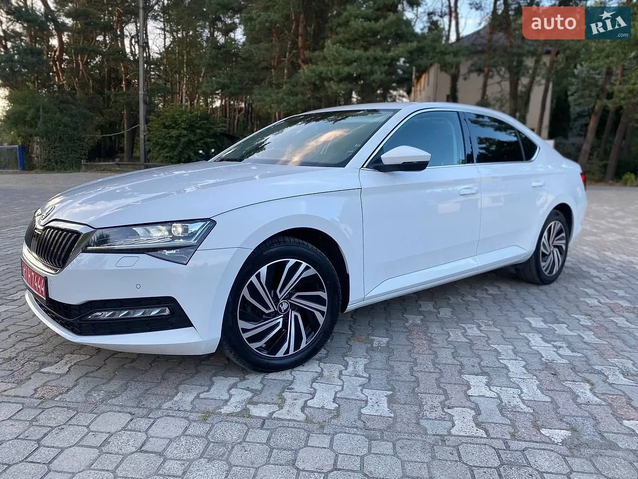 2019 Skoda Superb - мініатюра 8