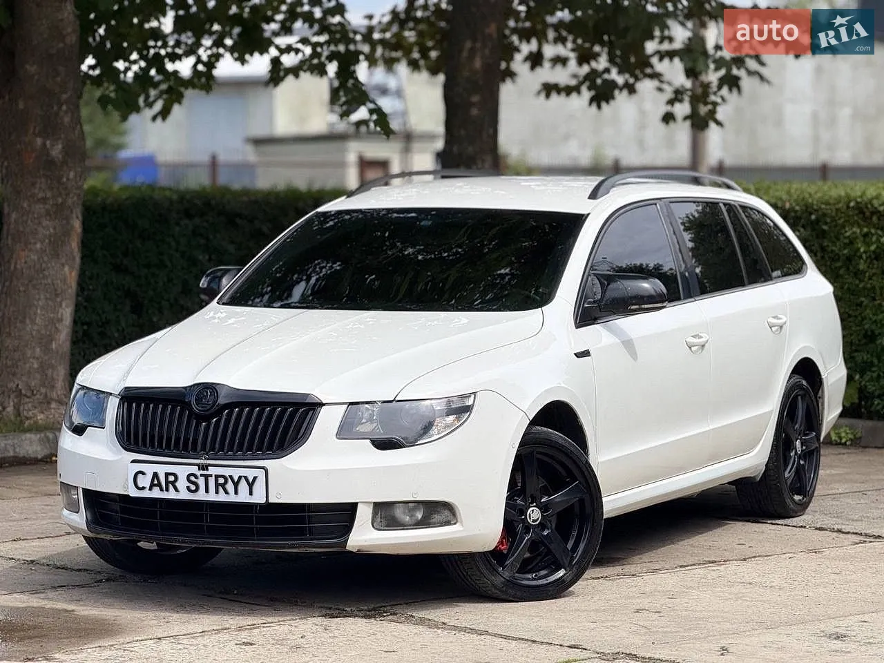 2011 Skoda Superb - мініатюра 2