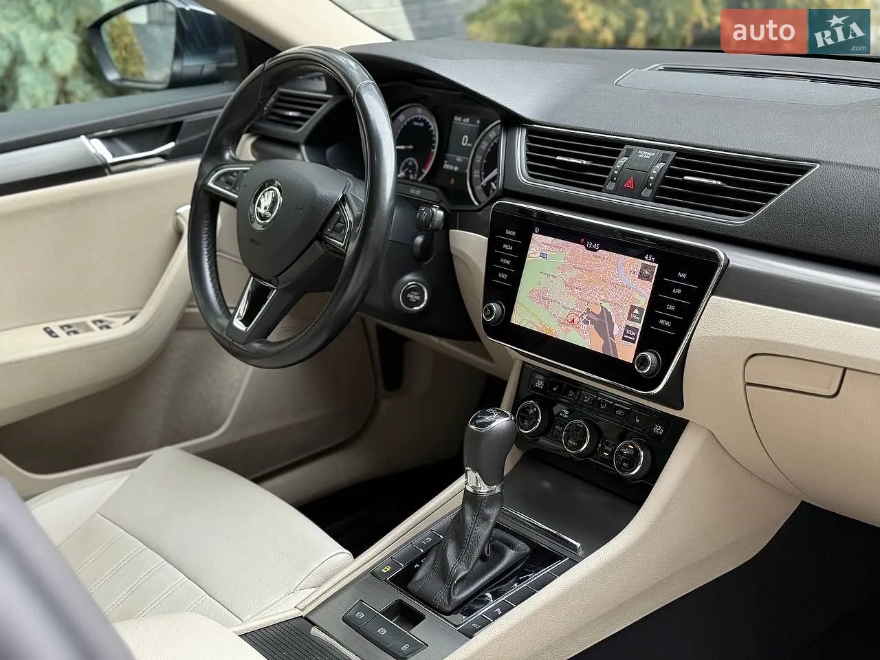 2019 Skoda Superb - мініатюра 23