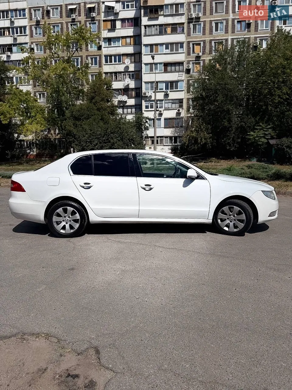 2010 Skoda Superb - мініатюра 4