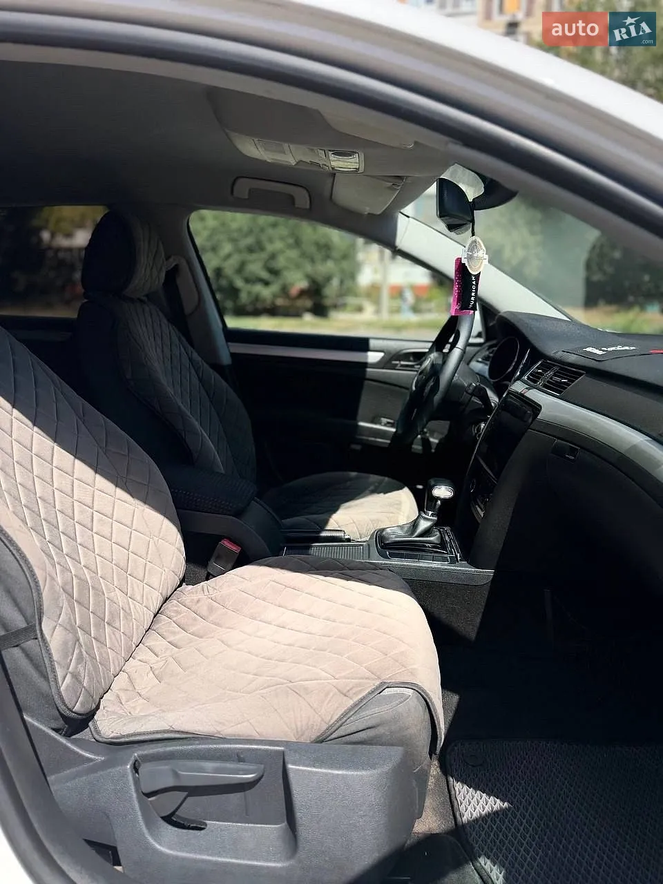 2010 Skoda Superb - мініатюра 13