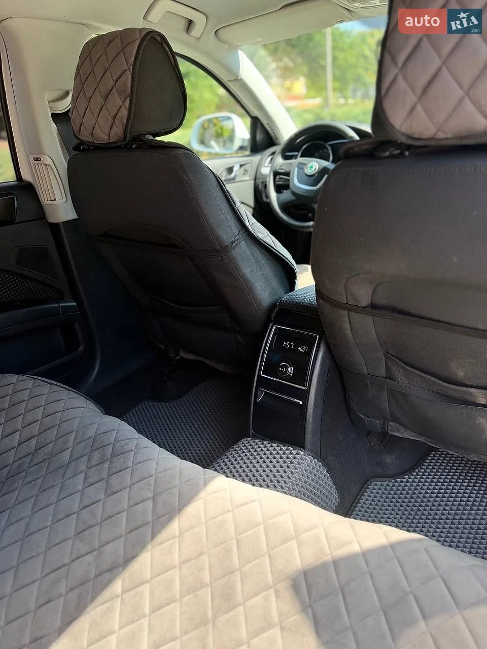 2010 Skoda Superb - мініатюра 10