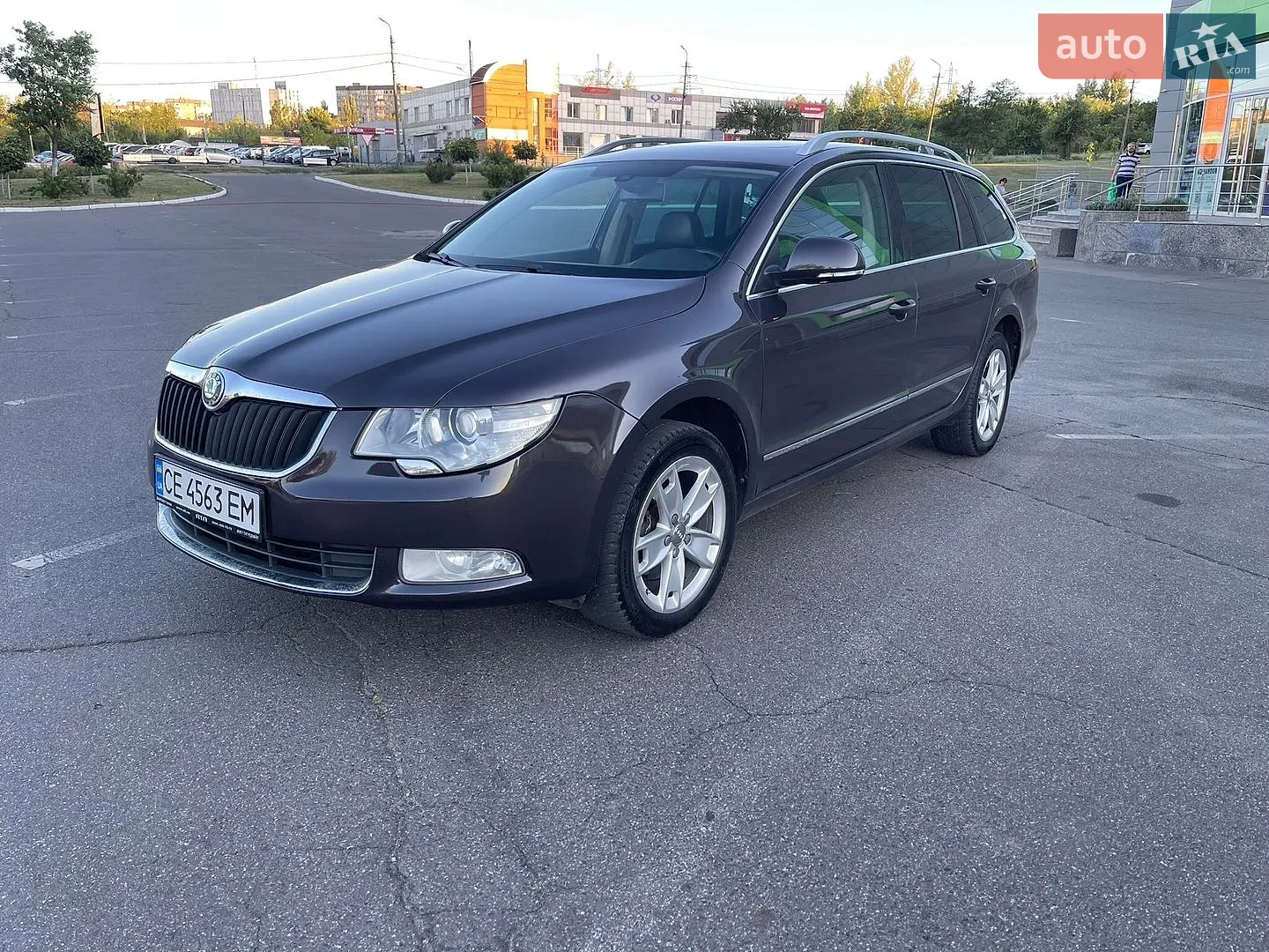 2010 Skoda Superb - мініатюра 2