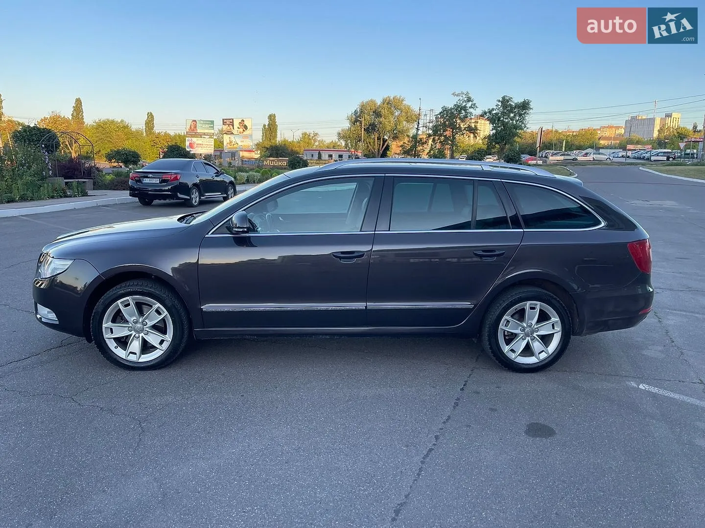 2010 Skoda Superb - мініатюра 3