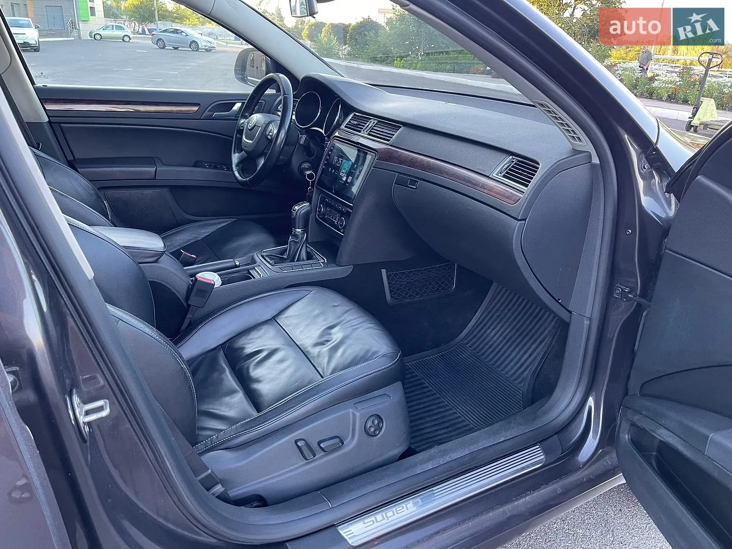 2010 Skoda Superb - мініатюра 8