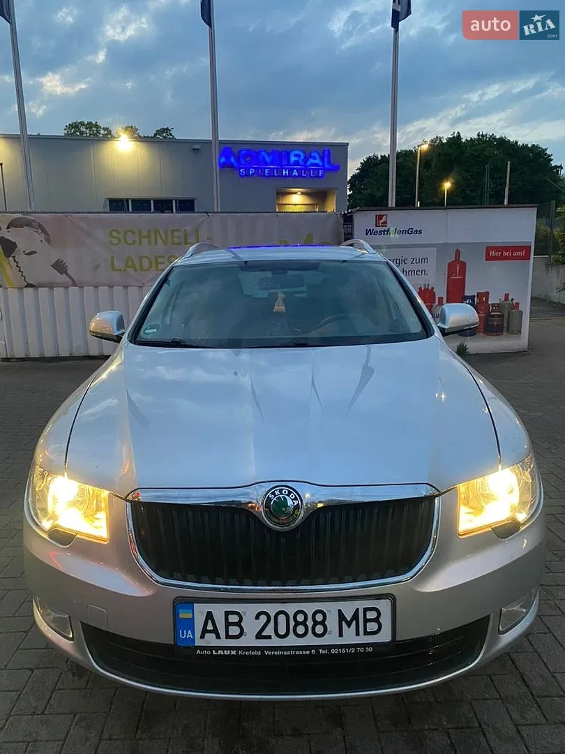 2011 Skoda Superb - мініатюра 2