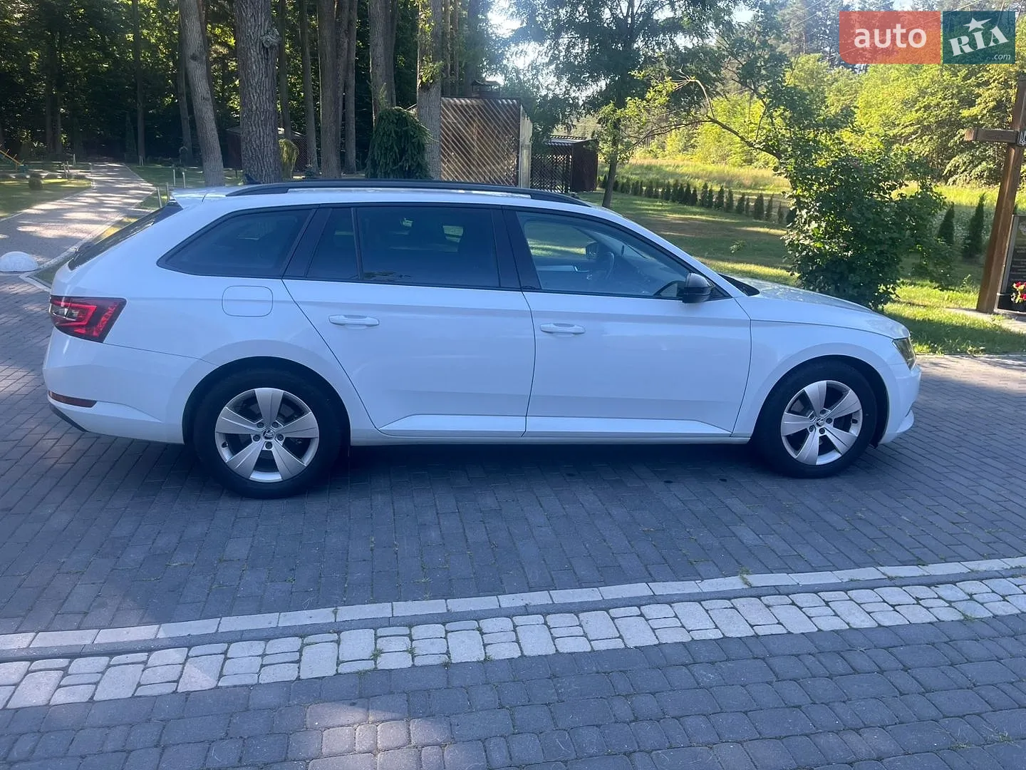 2016 Skoda Superb - мініатюра 8