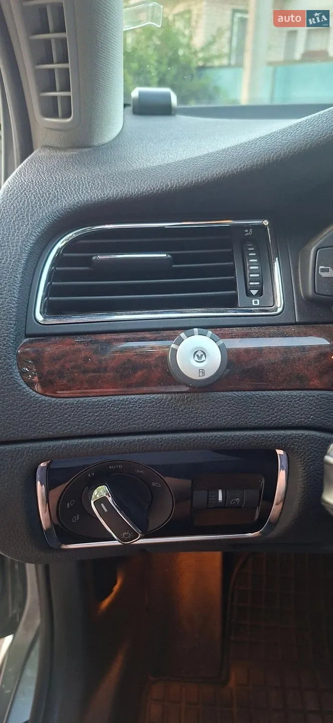 2010 Skoda Superb - мініатюра 19