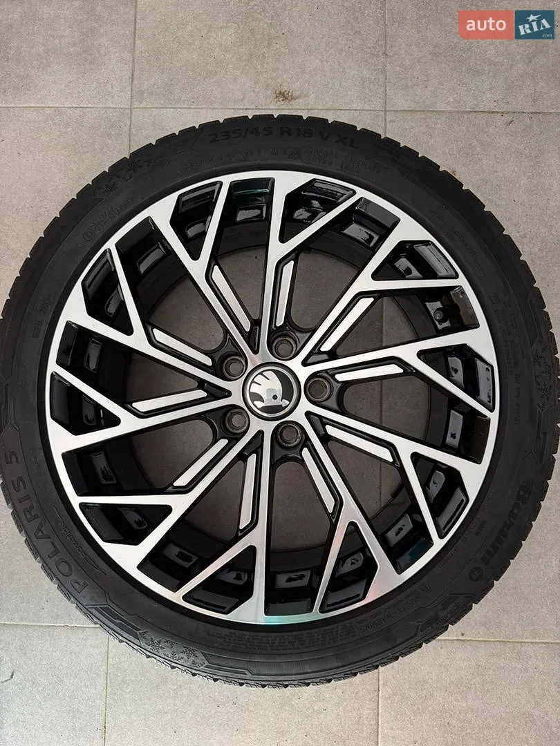 2019 Skoda Superb - мініатюра 2