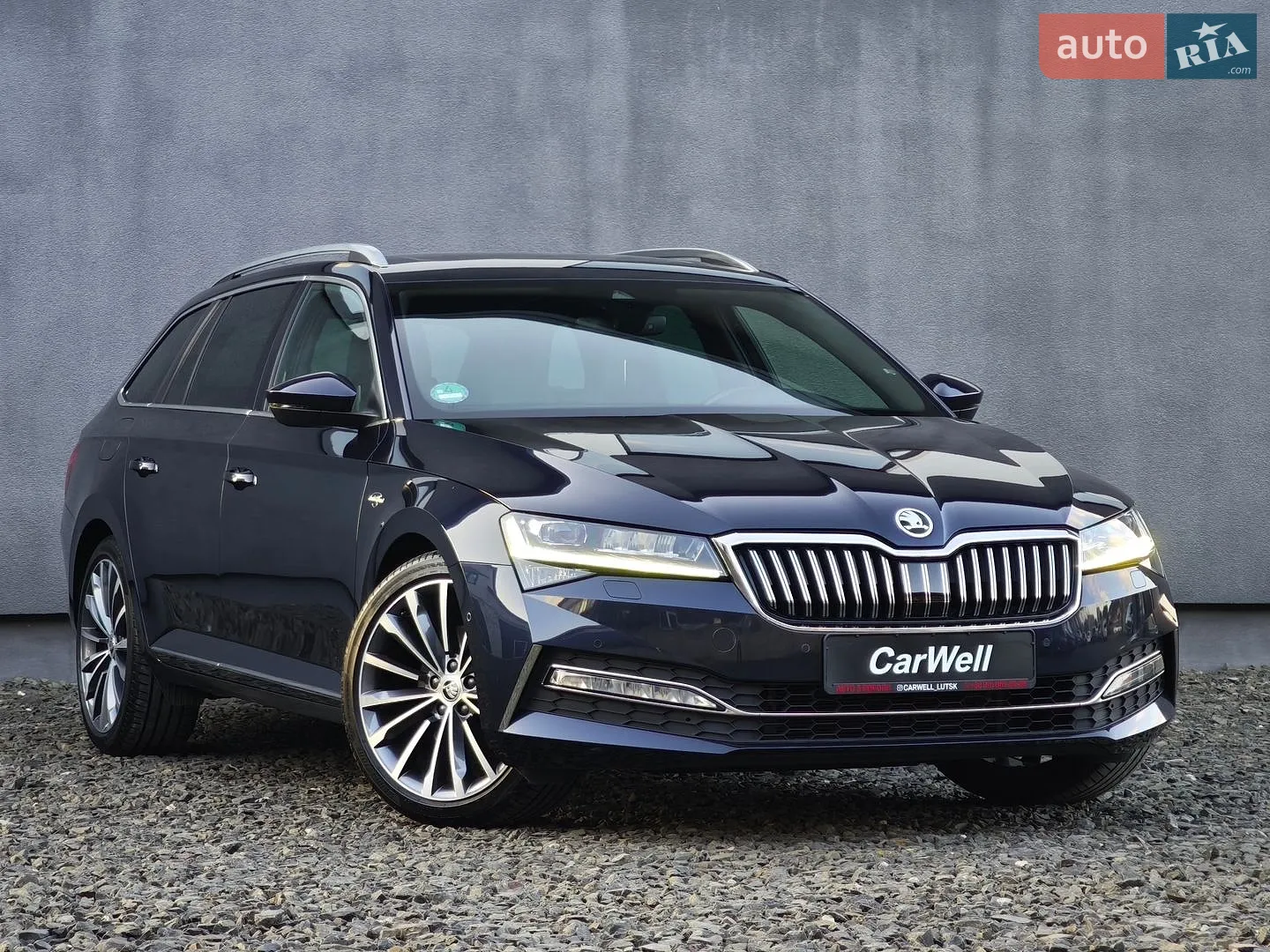 2019 Skoda Superb - фото 1