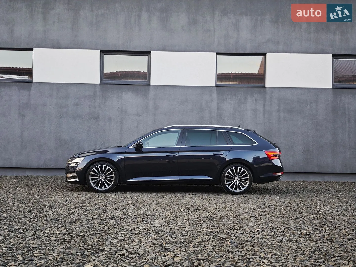2019 Skoda Superb - мініатюра 8