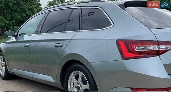 2016 Skoda Superb - мініатюра 2