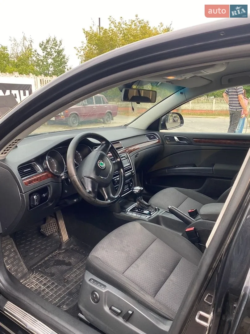2010 Skoda Superb - мініатюра 8