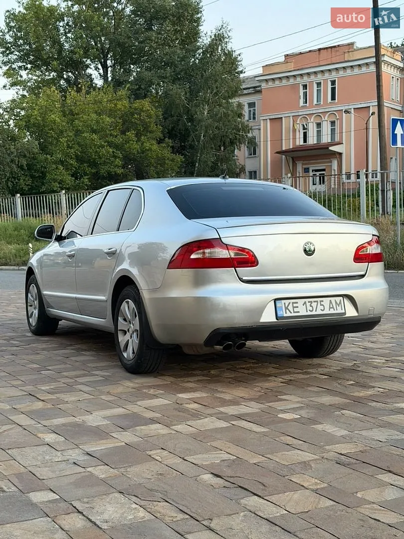 2010 Skoda Superb - мініатюра 4
