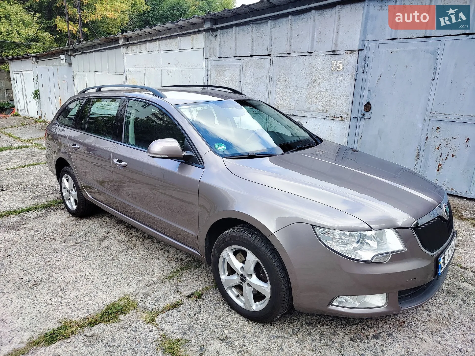 2010 Skoda Superb - мініатюра 2