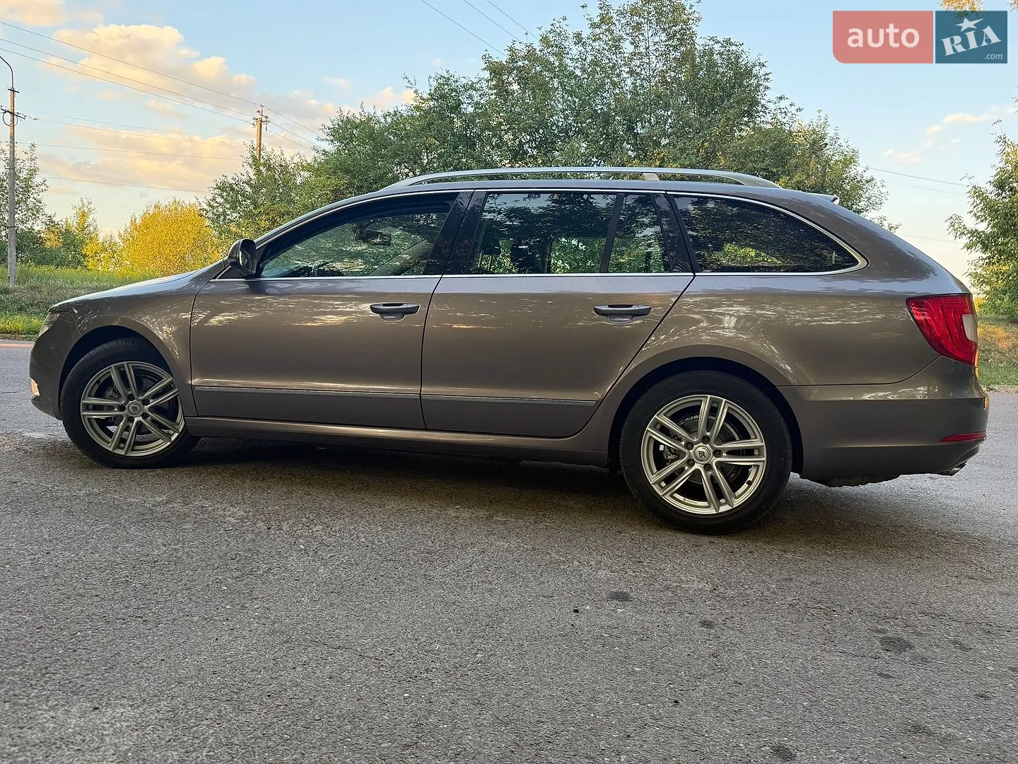 2010 Skoda Superb - мініатюра 7