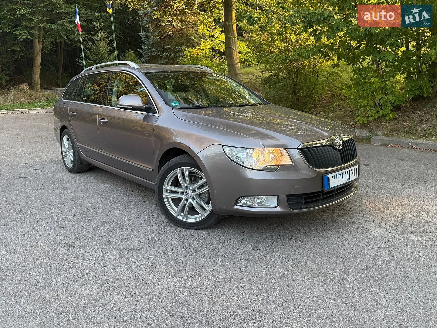 2010 Skoda Superb - мініатюра 10