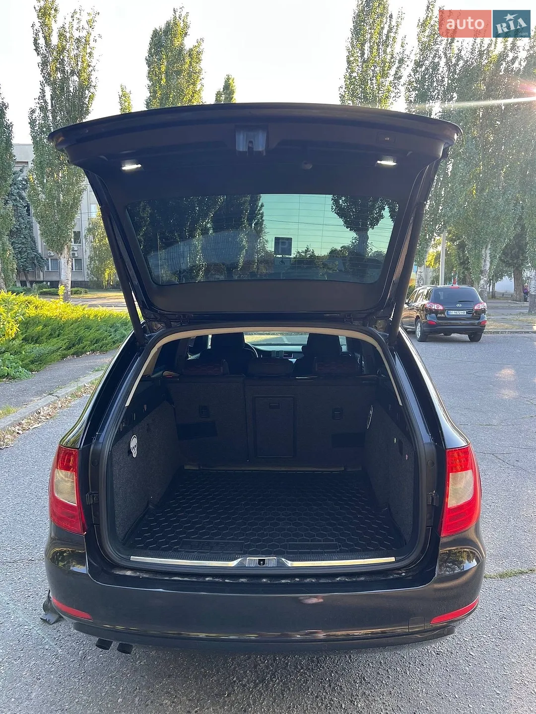 2010 Skoda Superb - мініатюра 27