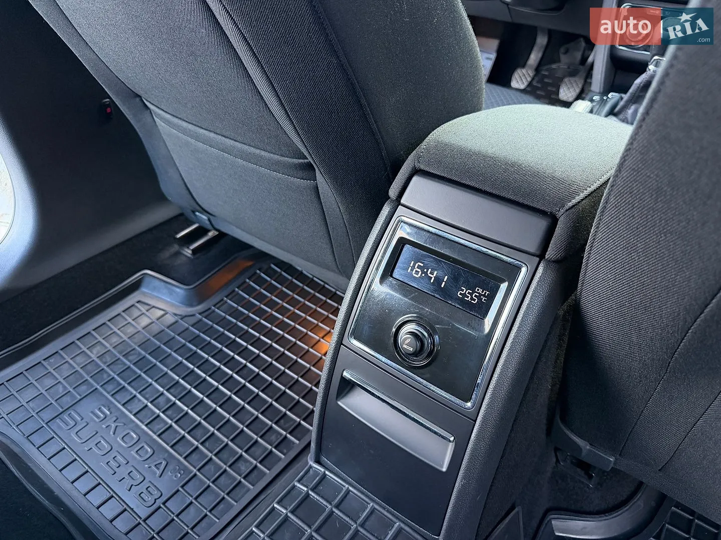 2013 Skoda Superb - мініатюра 12