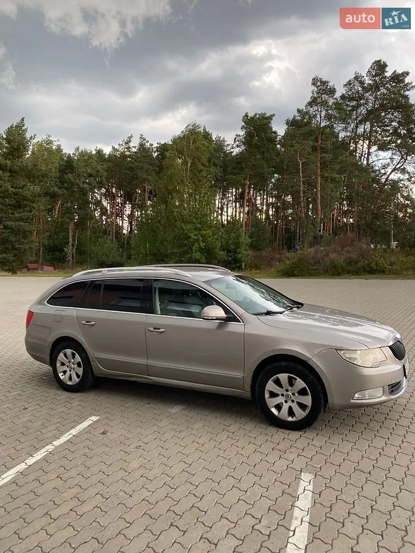 2010 Skoda Superb - мініатюра 4