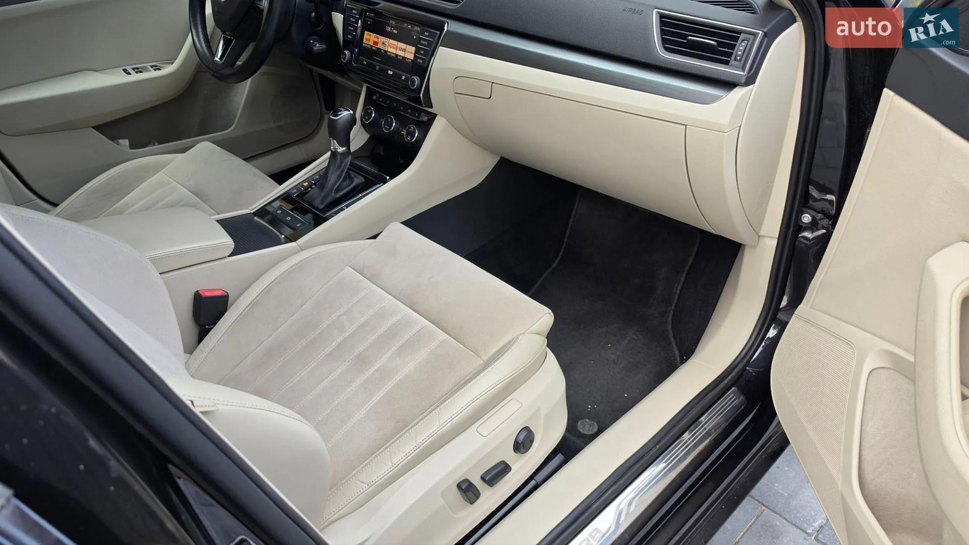 2017 Skoda Superb - мініатюра 9